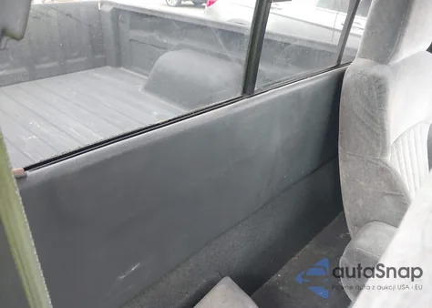 2002 Chevrolet S-10 Ls z USA, uszkodzony, nr VIN 1GCCS145128134412